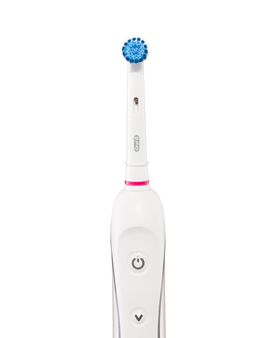 OralB OralB PRO 5000 Electric Toothbrush 2 Handle Pack incl. 4